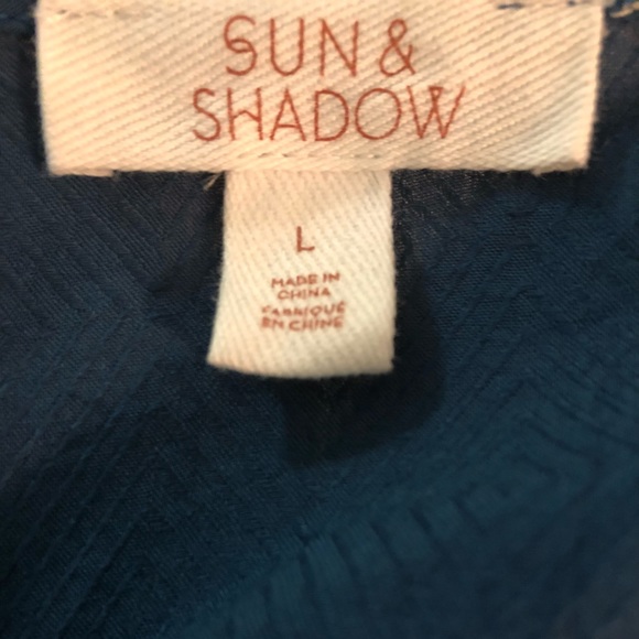 Sun & Shadow Blue long sleeve blouse- Size Large - Picture 9 of 9
